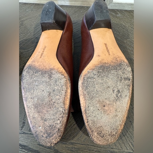 Salvatore Ferragamo low heel pump. Size 7C. Brown. - Picture 4 of 6